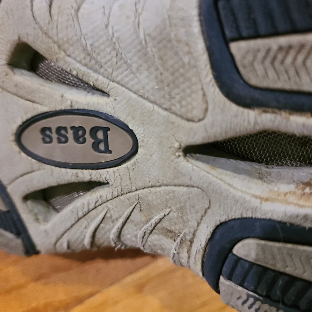 Bass Sneakers